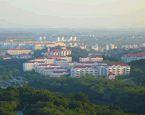 Campus in red